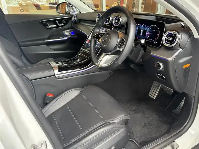 メルセデス・ベンツ Ｃ２２０ｄ 4マチック オールテレイン 宮城県 2022(令4)年 2.2万km 白 純正ナビ/AppleCarPlay/Bluetooth機能/ESP/DSR/レーンキープアシスト/パークトロニック/電動パーキングアシスト/アクティブステアリングアシスト/全周囲カメラ/ヘッドアップディスプレイ/メモリ機能付きパワーシート/シートヒーター/シートキネティック/パノラミックサンルーフ/アンビエントライト/ドラレコ（前後）/置くだけ充電/USB
