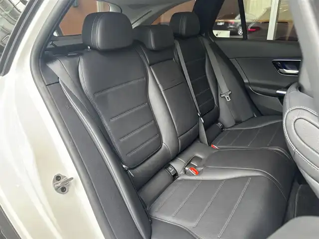 メルセデス・ベンツ Ｃ２２０ｄ 4マチック オールテレイン 宮城県 2022(令4)年 2.2万km 白 純正ナビ/AppleCarPlay/Bluetooth機能/ESP/DSR/レーンキープアシスト/パークトロニック/電動パーキングアシスト/アクティブステアリングアシスト/全周囲カメラ/ヘッドアップディスプレイ/メモリ機能付きパワーシート/シートヒーター/シートキネティック/パノラミックサンルーフ/アンビエントライト/ドラレコ（前後）/置くだけ充電/USB