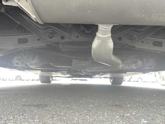 トヨタ カローラツーリング ハイブリッド S 岩手県 2019(令1)年 1.1万km ホワイトパールクリスタルシャイン 純正ナビ/AM/FM/Bluetooth/フルセグTV/バックカメラ/ETC/レーダークルーズコントロール/衝突被害軽減ブレーキ/レーンキープアシスト/横滑り防止装置/アイドリングストップ/シートヒーター/ステアリングヒーター/寒冷地仕様/オートライト/オートハイビーム/LEDヘッドライト/フォグランプ/スマートキー/プッシュスタート/電動格納ミラー/純正16インチAW/純正フロアマット/純正ドアバイザー/保証書/取扱説明書