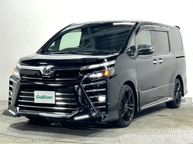 トヨタ ヴォクシー ZS 煌 大阪府 2018(平30)年 2.9万km ブラック TRDエアロ 純正10incナビ(フルセグ/DVD再生/Bluetooth) バックカメラ 後席モニター ETC 両側パワースライドドア 衝突軽減 クルコン トヨタセーフティセンス オートライト