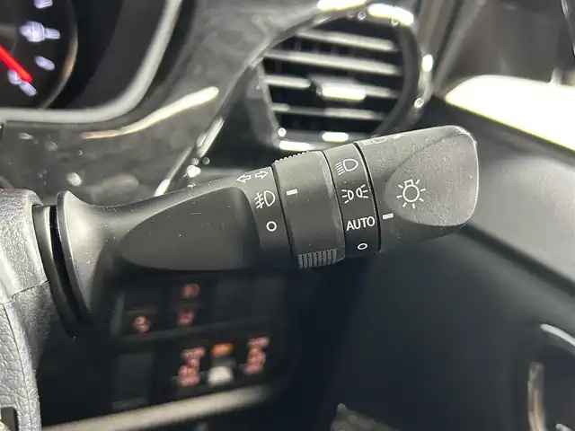 トヨタ ヴォクシー ZS 煌 大阪府 2018(平30)年 2.9万km ブラック TRDエアロ 純正10incナビ(フルセグ/DVD再生/Bluetooth) バックカメラ 後席モニター ETC 両側パワースライドドア 衝突軽減 クルコン トヨタセーフティセンス オートライト