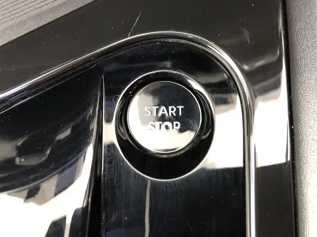 日産 ノート X 愛知県 2021(令3)年 2.9万km ピュアホワイトパール ・日産コネクトナビ（9インチ）/・BLUETOOTH/USB/・BUSOUフルエアロ/・インテリジェントルームミラー/・インテリジェントアラウンドビューモニター/・ブラインドスポットモニター/・エマージェンシーブレーキ/・オートハイビーム/・フロアマット/・電動パーキングブレーキ/・ビルトインETC2.0/・シートリフター/・スマートキー/・LEDライト