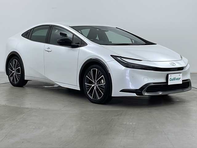 トヨタ プリウス Z 道央・札幌 2023(令5)年 2.7万km プラチナホワイトパールマイカ ・4WD/・寒冷地仕様/・純正ディスプレイオーディオ&フルセグ&BT&Miracast/・トヨタセーフティセンス/・プリクラッシュセーフティ/・レーンディパーチャーアラート/・ブラインドスポットモニター/・パーソナルデジタルアシスタント/・ロードサインアシスト/・クリアランスソナー/・リヤクロストラフィックアラート/・パーキングサポートブレーキ/・デジタルインナーミラー/・クルーズコントロール/・パーキングアシスト/・パワーバックドア/・レザーシート/・パワーシート/・シートヒーター/・エアーシート/・革巻きステアリング/・ハンドルヒーター/・フロントワイパーデアイサー/・ドアミラーヒーター/・オートワイパー/・オートマチックハイビーム/・オートライト/・LEDヘッドライト/・LEDフォグ/・ヘッドライトレベライザー/・ビルトインETC2.0/・AC100V/・DRIVE MODE/・EV MODE/・スマートキー/・プッシュスタート/・横滑り防止
