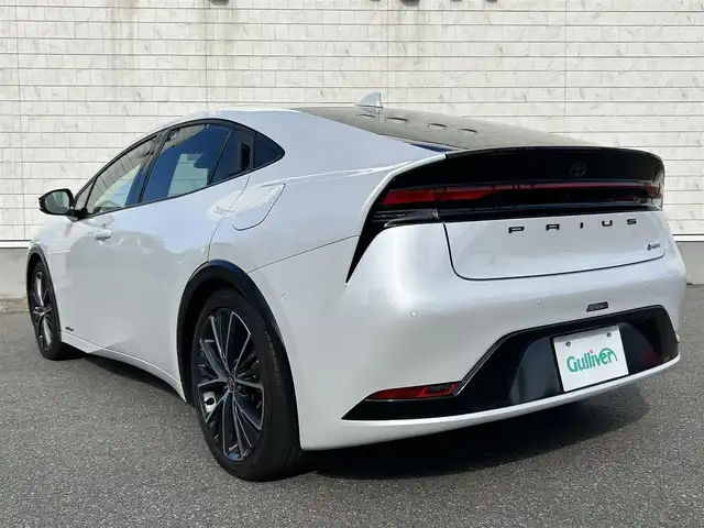トヨタ プリウス Z 山形県 2023(令5)年 2.7万km プラチナホワイトパールマイカ 4WD/純正ナビ/FM/AM/フルセグ//トヨタセーフティセンス/プリクラッシュセーフティ/レーンディパーチャーアラート/ブラインドスポットモニター/パーソナルデジタルアシスタント/ロードサインアシスト/クリアランスソナー/リヤクロストラフィックアラート/パーキングサポートブレーキ/デジタルインナーミラー/クルーズコントロール/パーキングアシスト/パワーバックドア/レザーシート/パワーシート/シートヒーター/エアーシート/革巻きステアリング/ハンドルヒーター/オートマチックハイビーム/オートライト/LEDヘッドライト/フォグランプ/ビルトインETC2.0/AC100V/DRIVE MODE/EV MODE/スマートキー/プッシュスタート/横滑り防止