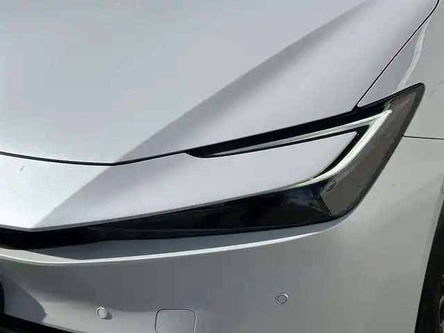 トヨタ プリウス Z 山形県 2023(令5)年 2.7万km プラチナホワイトパールマイカ 4WD/純正ナビ/FM/AM/フルセグ//トヨタセーフティセンス/プリクラッシュセーフティ/レーンディパーチャーアラート/ブラインドスポットモニター/パーソナルデジタルアシスタント/ロードサインアシスト/クリアランスソナー/リヤクロストラフィックアラート/パーキングサポートブレーキ/デジタルインナーミラー/クルーズコントロール/パーキングアシスト/パワーバックドア/レザーシート/パワーシート/シートヒーター/エアーシート/革巻きステアリング/ハンドルヒーター/オートマチックハイビーム/オートライト/LEDヘッドライト/フォグランプ/ビルトインETC2.0/AC100V/DRIVE MODE/EV MODE/スマートキー/プッシュスタート/横滑り防止