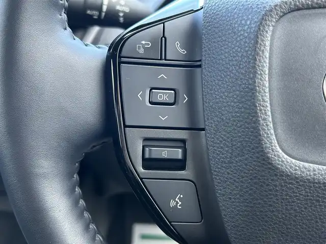 トヨタ プリウス Z 山形県 2023(令5)年 2.7万km プラチナホワイトパールマイカ 4WD/純正ナビ/FM/AM/フルセグ//トヨタセーフティセンス/プリクラッシュセーフティ/レーンディパーチャーアラート/ブラインドスポットモニター/パーソナルデジタルアシスタント/ロードサインアシスト/クリアランスソナー/リヤクロストラフィックアラート/パーキングサポートブレーキ/デジタルインナーミラー/クルーズコントロール/パーキングアシスト/パワーバックドア/レザーシート/パワーシート/シートヒーター/エアーシート/革巻きステアリング/ハンドルヒーター/オートマチックハイビーム/オートライト/LEDヘッドライト/フォグランプ/ビルトインETC2.0/AC100V/DRIVE MODE/EV MODE/スマートキー/プッシュスタート/横滑り防止