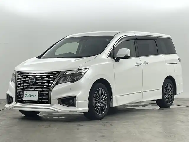 日産 エルグランド 250HWS S アーバンクロム 福島県 2024(令6)年 1.3万km ピュアホワイトパール インテリジェントエマージェンシーブレーキ/・前後コーナーセンサー/プロパイロット/・追従式クルーズコントロール/・車線維持/・ブラインドスポットモニタリング/フリップダウンモニター/純正大画面ナビ/・型番なし/・AM/FM/CD/DVD/BT/HDMI/フルセグTV/・全方位/フロント/バック/サイドカメラ/・ETC/・前後ドライブレコーダー/両側パワースライドドア/ハーフレザーシート/・オットマン/プッシュスタート/・スマートキー/LEDヘッドライト/・オートライト/・オートハイビーム/純正エアロ/・フロント/サイド/リア/純正フロアマット