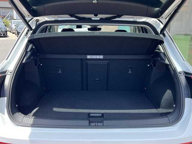 フォルクスワーゲン ＶＷ Ｔ－ロック TSI スタイル デザインPKG 香川県 2021(令3)年 3.2万km 白Ⅱ ワンオーナー/アップルカープレイ/アンドロイドオート/【Bluetooth】/バックカメラ/USB/電動リアゲート/レーンキープアシスト/衝突被害軽減システム/純正ビルトインETC2.0/純正前後ドライブレコーダー/純正17インチアルミ/ルーフレール/BSM/24年製サマータイヤ