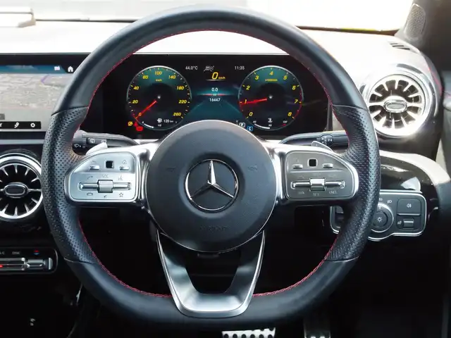 メルセデス・ベンツ Ｍ・ベンツ ＣＬＡ１８０ Sブレイク AMGライン 埼玉県 2022(令4)年 1.7万km コスモスブラック 1オーナー/ブラックハーフレザーシート/アダプティブクルーズコントロール/レーダーセーフティパッケージ/電動スライディングルーフ/CarPlay/パークセンサー/ブラインドスポットモニター/バックカメラ/純正ナビ/ドラレコ/ETC/シートヒーター/シートポジションメモリー機能