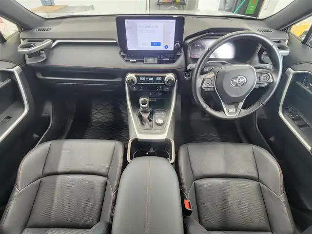 トヨタ ＲＡＶ４ ＰＨＶ Z 愛知県 2023(令5)年 4万km アティチュードブラックマイカ/プラチナホワイトパールマイカ ４WD/トヨタセーフティーセンス/・車線逸脱/・衝突軽減/・プリクラッシュ/・オートハイビーム/・アラウンドビューモニター/・レーダークルーズコントロール/純正ディスプレイナビ/・フルセグ/・Bluetooth/・Applecarplay/パワーバックドア/ステアリングヒーター/サンルーフ/デジタルインナーミラー/ステアリングリモコン/革巻きステアリング/レザーシート/パワーシート（D・N）/シートヒーター/エアシート/HUD/純正ドライブレコーダー/３Dフロアマット/エンケイAW