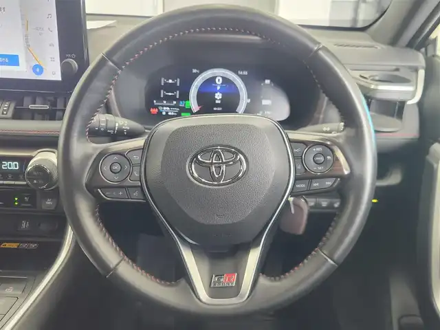トヨタ ＲＡＶ４ ＰＨＶ Z 愛知県 2023(令5)年 4万km アティチュードブラックマイカ/プラチナホワイトパールマイカ ４WD/トヨタセーフティーセンス/・車線逸脱/・衝突軽減/・プリクラッシュ/・オートハイビーム/・アラウンドビューモニター/・レーダークルーズコントロール/純正ディスプレイナビ/・フルセグ/・Bluetooth/・Applecarplay/パワーバックドア/ステアリングヒーター/サンルーフ/デジタルインナーミラー/ステアリングリモコン/革巻きステアリング/レザーシート/パワーシート（D・N）/シートヒーター/エアシート/HUD/純正ドライブレコーダー/３Dフロアマット/エンケイAW