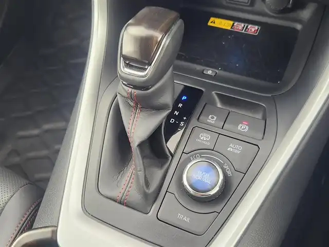 トヨタ ＲＡＶ４ ＰＨＶ Z 愛知県 2023(令5)年 4万km アティチュードブラックマイカ/プラチナホワイトパールマイカ ４WD/トヨタセーフティーセンス/・車線逸脱/・衝突軽減/・プリクラッシュ/・オートハイビーム/・アラウンドビューモニター/・レーダークルーズコントロール/純正ディスプレイナビ/・フルセグ/・Bluetooth/・Applecarplay/パワーバックドア/ステアリングヒーター/サンルーフ/デジタルインナーミラー/ステアリングリモコン/革巻きステアリング/レザーシート/パワーシート（D・N）/シートヒーター/エアシート/HUD/純正ドライブレコーダー/３Dフロアマット/エンケイAW