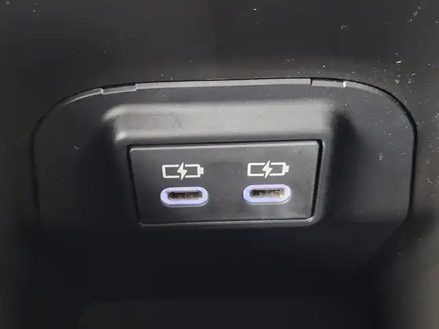 トヨタ ＲＡＶ４ ＰＨＶ Z 愛知県 2023(令5)年 4万km アティチュードブラックマイカ/プラチナホワイトパールマイカ ４WD/トヨタセーフティーセンス/・車線逸脱/・衝突軽減/・プリクラッシュ/・オートハイビーム/・アラウンドビューモニター/・レーダークルーズコントロール/純正ディスプレイナビ/・フルセグ/・Bluetooth/・Applecarplay/パワーバックドア/ステアリングヒーター/サンルーフ/デジタルインナーミラー/ステアリングリモコン/革巻きステアリング/レザーシート/パワーシート（D・N）/シートヒーター/エアシート/HUD/純正ドライブレコーダー/３Dフロアマット/エンケイAW