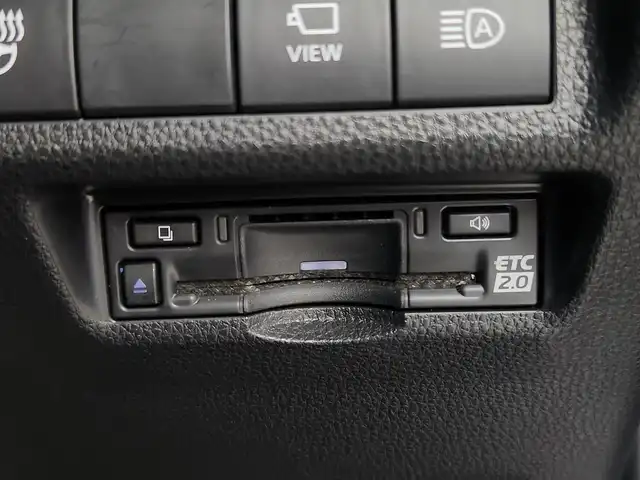 トヨタ ＲＡＶ４ ＰＨＶ Z 愛知県 2023(令5)年 4万km アティチュードブラックマイカ/プラチナホワイトパールマイカ ４WD/トヨタセーフティーセンス/・車線逸脱/・衝突軽減/・プリクラッシュ/・オートハイビーム/・アラウンドビューモニター/・レーダークルーズコントロール/純正ディスプレイナビ/・フルセグ/・Bluetooth/・Applecarplay/パワーバックドア/ステアリングヒーター/サンルーフ/デジタルインナーミラー/ステアリングリモコン/革巻きステアリング/レザーシート/パワーシート（D・N）/シートヒーター/エアシート/HUD/純正ドライブレコーダー/３Dフロアマット/エンケイAW