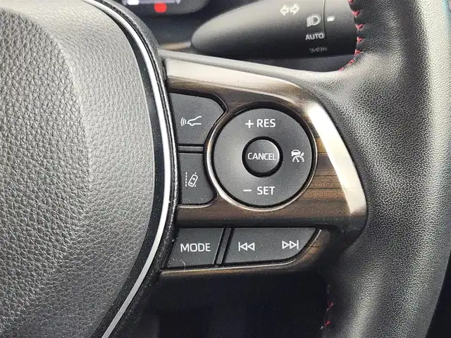 トヨタ ＲＡＶ４ ＰＨＶ Z 愛知県 2023(令5)年 4万km アティチュードブラックマイカ/プラチナホワイトパールマイカ ４WD/トヨタセーフティーセンス/・車線逸脱/・衝突軽減/・プリクラッシュ/・オートハイビーム/・アラウンドビューモニター/・レーダークルーズコントロール/純正ディスプレイナビ/・フルセグ/・Bluetooth/・Applecarplay/パワーバックドア/ステアリングヒーター/サンルーフ/デジタルインナーミラー/ステアリングリモコン/革巻きステアリング/レザーシート/パワーシート（D・N）/シートヒーター/エアシート/HUD/純正ドライブレコーダー/３Dフロアマット/エンケイAW