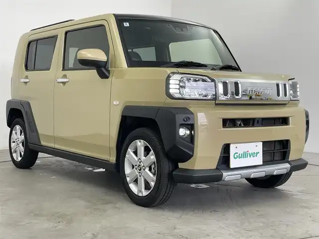 ダイハツ タフト G ターボ クロムベンチャー 愛知県 2022(令4)年 4.8万km サンドベージュメタリック スマートアシスト/　　・衝突警報機能/　　・衝突回避支援ブレーキ機能/　　・車線逸脱警報機能/　　・路側逸脱警報/　　・ふらつき警報/　　・アダプティブクルーズコントロール/　　・アダプティブドライビングハイビーム/　　・コーナーセンサー　/　　・パノラマモニター　/ディーラーオプション9インチナビ/　　CD/DVD/BT/フルセグ/ドライブレコーダー/ETC/革巻きステアリング/ステアリングリモコン/シートヒーター/ガラスルーフ/ルーフレール/純正LEDヘッドライト/フォグランプ/純正15インチアルミホイール
