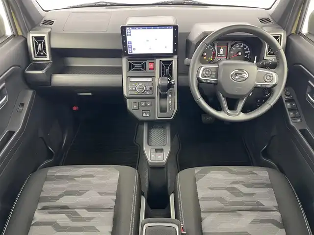 ダイハツ タフト G ターボ クロムベンチャー 愛知県 2022(令4)年 4.8万km サンドベージュメタリック スマートアシスト/　　・衝突警報機能/　　・衝突回避支援ブレーキ機能/　　・車線逸脱警報機能/　　・路側逸脱警報/　　・ふらつき警報/　　・アダプティブクルーズコントロール/　　・アダプティブドライビングハイビーム/　　・コーナーセンサー　/　　・パノラマモニター　/ディーラーオプション9インチナビ/　　CD/DVD/BT/フルセグ/ドライブレコーダー/ETC/革巻きステアリング/ステアリングリモコン/シートヒーター/ガラスルーフ/ルーフレール/純正LEDヘッドライト/フォグランプ/純正15インチアルミホイール