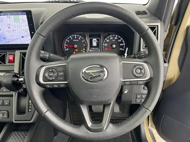 ダイハツ タフト G ターボ クロムベンチャー 愛知県 2022(令4)年 4.8万km サンドベージュメタリック スマートアシスト/　　・衝突警報機能/　　・衝突回避支援ブレーキ機能/　　・車線逸脱警報機能/　　・路側逸脱警報/　　・ふらつき警報/　　・アダプティブクルーズコントロール/　　・アダプティブドライビングハイビーム/　　・コーナーセンサー　/　　・パノラマモニター　/ディーラーオプション9インチナビ/　　CD/DVD/BT/フルセグ/ドライブレコーダー/ETC/革巻きステアリング/ステアリングリモコン/シートヒーター/ガラスルーフ/ルーフレール/純正LEDヘッドライト/フォグランプ/純正15インチアルミホイール