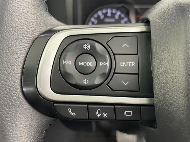 ダイハツ タフト G ターボ クロムベンチャー 愛知県 2022(令4)年 4.8万km サンドベージュメタリック スマートアシスト/　　・衝突警報機能/　　・衝突回避支援ブレーキ機能/　　・車線逸脱警報機能/　　・路側逸脱警報/　　・ふらつき警報/　　・アダプティブクルーズコントロール/　　・アダプティブドライビングハイビーム/　　・コーナーセンサー　/　　・パノラマモニター　/ディーラーオプション9インチナビ/　　CD/DVD/BT/フルセグ/ドライブレコーダー/ETC/革巻きステアリング/ステアリングリモコン/シートヒーター/ガラスルーフ/ルーフレール/純正LEDヘッドライト/フォグランプ/純正15インチアルミホイール