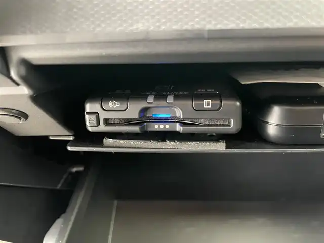 ダイハツ タフト G ターボ クロムベンチャー 愛知県 2022(令4)年 4.8万km サンドベージュメタリック スマートアシスト/　　・衝突警報機能/　　・衝突回避支援ブレーキ機能/　　・車線逸脱警報機能/　　・路側逸脱警報/　　・ふらつき警報/　　・アダプティブクルーズコントロール/　　・アダプティブドライビングハイビーム/　　・コーナーセンサー　/　　・パノラマモニター　/ディーラーオプション9インチナビ/　　CD/DVD/BT/フルセグ/ドライブレコーダー/ETC/革巻きステアリング/ステアリングリモコン/シートヒーター/ガラスルーフ/ルーフレール/純正LEDヘッドライト/フォグランプ/純正15インチアルミホイール