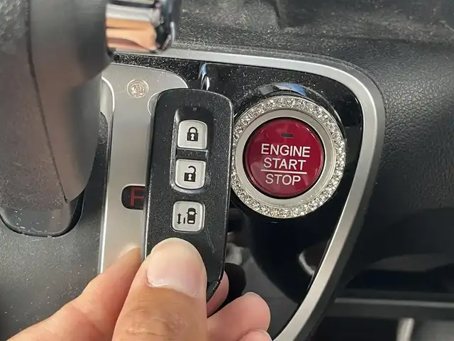 ホンダ Ｎ ＢＯＸ カスタム G SSパッケージ 千葉県 2017(平29)年 7.5万km クリスタルブラックパール 純正メモリナビ(VXM-175VFi)/・フルセグ/BT/DVD/CD/USB/バックカメラ/ステアリングスイッチ/ETC/片側パワースライドドア/シートヒーター(D/N席)/HIDヘッドライト/オートライト/フォグライト/スマートキー/プッシュスタート/純正フロアマット/サイドバイザー/純正14インチAW/電動格ミラー