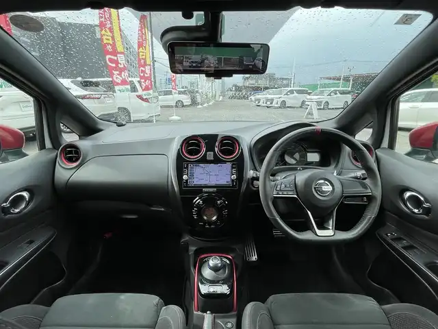 日産 ノート e－パワー ニスモ 千葉県 2017(平29)年 5万km ブリリアントホワイトパール エマージェンシーブレーキ/アラウンドビューモニター/インテリジェントルームミラー/純正SDナビ【MM516D-W】/・CD/DVD/Blu-ray/MSV/Bluetooth/フルセグ/インテリジェントキー/前後コーナーセンサー/純正ドライブレコーダー/ETC/純正16インチアルミホイール/純正LEDヘッドライト/フォグランプ/車線逸脱警報