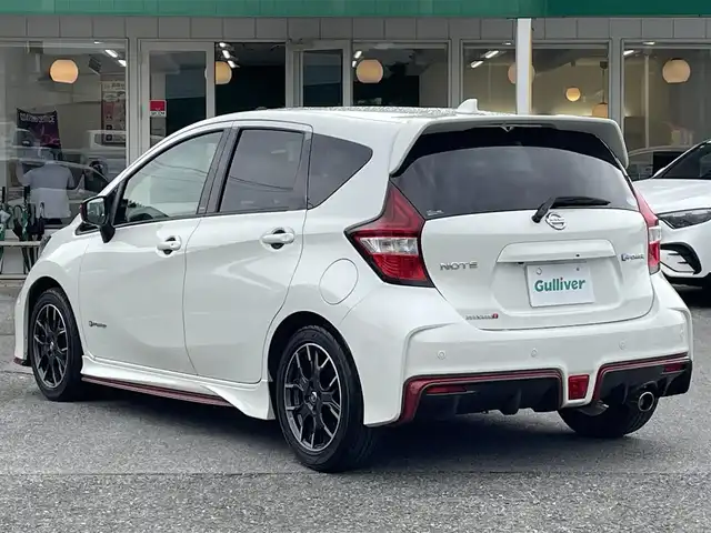日産 ノート e－パワー ニスモ 千葉県 2017(平29)年 5万km ブリリアントホワイトパール エマージェンシーブレーキ/アラウンドビューモニター/インテリジェントルームミラー/純正SDナビ【MM516D-W】/・CD/DVD/Blu-ray/MSV/Bluetooth/フルセグ/インテリジェントキー/前後コーナーセンサー/純正ドライブレコーダー/ETC/純正16インチアルミホイール/純正LEDヘッドライト/フォグランプ/車線逸脱警報