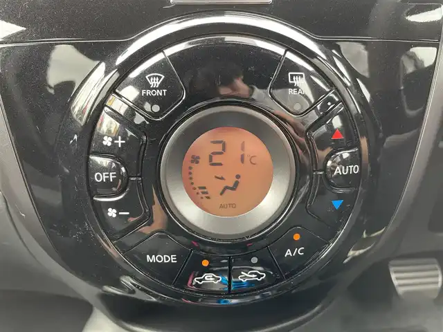 日産 ノート e－パワー ニスモ 千葉県 2017(平29)年 5万km ブリリアントホワイトパール エマージェンシーブレーキ/アラウンドビューモニター/インテリジェントルームミラー/純正SDナビ【MM516D-W】/・CD/DVD/Blu-ray/MSV/Bluetooth/フルセグ/インテリジェントキー/前後コーナーセンサー/純正ドライブレコーダー/ETC/純正16インチアルミホイール/純正LEDヘッドライト/フォグランプ/車線逸脱警報