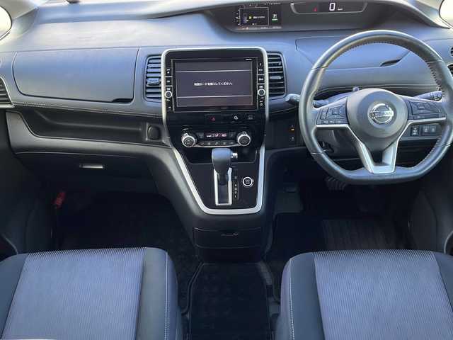 日産 セレナ ハイウェイスター Vセレクション 道東・釧路十勝 2018(平30)年 8.6万km ダイヤモンドブラック ・４WD/・純正9インチナビ/　（CD　DVD　AM　FM　BT　USB　AUX）/・純正フリップダウンモニター/・アラウンドビューモニター/・両側パワースライドドア/・ハンズフリーオートスライドドア/・クルーズコントロール/・エマージェンシーブレーキ/・前方ドライブレコーダー/・アイドリングストップ/・前後コーナーセンサー/・LEDライト/・サンシェード/・スマートキー/・プッシュスタート