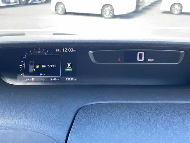 日産 セレナ ハイウェイスター Vセレクション 道東・釧路十勝 2018(平30)年 8.6万km ダイヤモンドブラック ・４WD/・純正9インチナビ/　（CD　DVD　AM　FM　BT　USB　AUX）/・純正フリップダウンモニター/・アラウンドビューモニター/・両側パワースライドドア/・ハンズフリーオートスライドドア/・クルーズコントロール/・エマージェンシーブレーキ/・前方ドライブレコーダー/・アイドリングストップ/・前後コーナーセンサー/・LEDライト/・サンシェード/・スマートキー/・プッシュスタート