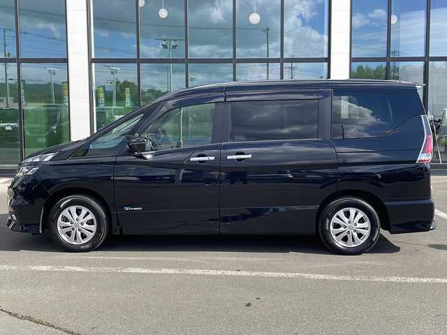 日産 セレナ ハイウェイスター Vセレクション 道東・釧路十勝 2018(平30)年 8.6万km ダイヤモンドブラック ・４WD/・純正9インチナビ/　（CD　DVD　AM　FM　BT　USB　AUX）/・純正フリップダウンモニター/・アラウンドビューモニター/・両側パワースライドドア/・ハンズフリーオートスライドドア/・クルーズコントロール/・エマージェンシーブレーキ/・前方ドライブレコーダー/・アイドリングストップ/・前後コーナーセンサー/・LEDライト/・サンシェード/・スマートキー/・プッシュスタート