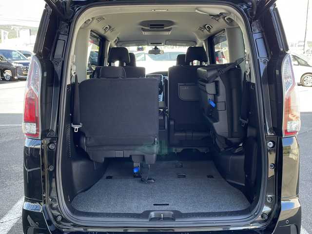 日産 セレナ ハイウェイスター Vセレクション 道東・釧路十勝 2018(平30)年 8.6万km ダイヤモンドブラック ・４WD/・純正9インチナビ/　（CD　DVD　AM　FM　BT　USB　AUX）/・純正フリップダウンモニター/・アラウンドビューモニター/・両側パワースライドドア/・ハンズフリーオートスライドドア/・クルーズコントロール/・エマージェンシーブレーキ/・前方ドライブレコーダー/・アイドリングストップ/・前後コーナーセンサー/・LEDライト/・サンシェード/・スマートキー/・プッシュスタート