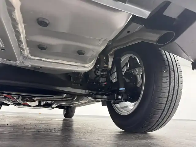トヨタ ライズ G 三重県 2025(令7)年 0.2万km ナチュラルベージュマイカM ハイブリッド/FF/フロアCVT/純正 9インチ ディスプレイオーディオ/（FM/AM/TV/Bluetooth/USB/iPod/AppleCarPlay/AndroidAuto/HDMI）/【OP】パノラマモニター/ドライブレコーダー 前後/ビルトイン ETC2.0/スマートアシスト/・衝突警報機能（対車両・対歩行者）/・衝突回避支援ブレーキ機能（対車両・対歩行者）/・車線逸脱警報機能/・車線逸脱抑制制御機能（ステアリングアシスト機能）/・コーナーセンサー（前後2個）/・標識認識機能（進入禁止）/装備/・オートライト/・LED ヘッドランプ/・オートエアコン/・ステアリングスイッチ/・プッシュスタート/・電動格納ドアミラー/・パワーウインドウ/・パワーステアリング/・純正16inAW/・保/取/ディスプレイオーディオ取/・スマートキーx2/など
