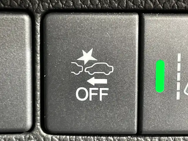 ホンダ フリード＋ ハイブリット クロスター ホンダセンシング 神奈川県 2020(令2)年 2.4万km スーパープラチナグレーメタリック 社外8インチナビ　(AVIC-RL811)/CD/DVD/FM/AM/フルセグTV/Bluetooth/iPod/バックカメラ　/両側パワースライドドア　/ホンダセンシング　/-CMBS　/-アダプティブクルーズコントロール　/-LKAS　/-路外逸脱抑制機能　/-誤発信抑制機能　/-先行車発進お知らせ機能　/-標識認識機能　/社外ドラレコ　/シルバールーフレール　/革巻きステアリング　/革巻きステアリング　/ステアリングスイッチ　/ETC　/ハーフレザー　