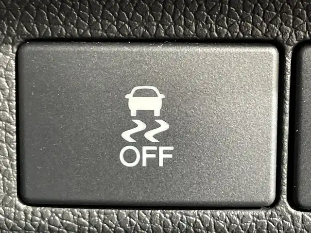 ホンダ フリード＋ ハイブリット クロスター ホンダセンシング 神奈川県 2020(令2)年 2.4万km スーパープラチナグレーメタリック 社外8インチナビ　(AVIC-RL811)/CD/DVD/FM/AM/フルセグTV/Bluetooth/iPod/バックカメラ　/両側パワースライドドア　/ホンダセンシング　/-CMBS　/-アダプティブクルーズコントロール　/-LKAS　/-路外逸脱抑制機能　/-誤発信抑制機能　/-先行車発進お知らせ機能　/-標識認識機能　/社外ドラレコ　/シルバールーフレール　/革巻きステアリング　/革巻きステアリング　/ステアリングスイッチ　/ETC　/ハーフレザー　