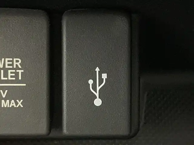 ホンダ フリード＋ ハイブリット クロスター ホンダセンシング 神奈川県 2020(令2)年 2.4万km スーパープラチナグレーメタリック 社外8インチナビ　(AVIC-RL811)/CD/DVD/FM/AM/フルセグTV/Bluetooth/iPod/バックカメラ　/両側パワースライドドア　/ホンダセンシング　/-CMBS　/-アダプティブクルーズコントロール　/-LKAS　/-路外逸脱抑制機能　/-誤発信抑制機能　/-先行車発進お知らせ機能　/-標識認識機能　/社外ドラレコ　/シルバールーフレール　/革巻きステアリング　/革巻きステアリング　/ステアリングスイッチ　/ETC　/ハーフレザー　