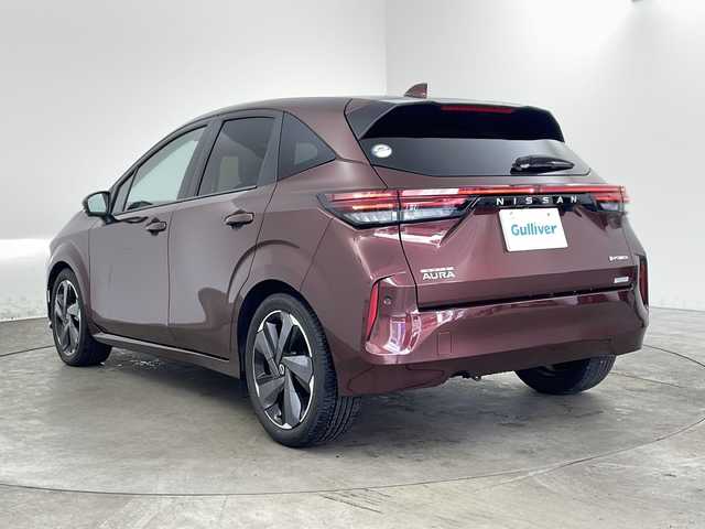 日産 オーラ G レザーエディション 兵庫県 2021(令3)年 4.3万km バーガンディー ・ワンオーナー車/・純正ディスプレイオーディオ/・Bluetooth/USB/HDMI/Apple car play/Android Auto/AM/FM/フルセグテレビ/・アラウンドビューモニター/・プロパイロット/・車線逸脱警報/・車線逸脱防止支援/・後側方車両検知警報/・後側方衝突防止支援/・後退時車両検知警報/・前後クリアランスソナー/・レーダークルーズコントロール/・ブラインドスポットモニター/・オートマチックハイビーム/・エマージェンシーブレーキ/・速度標識表示/・ルート減速支援/・速度制限支援/・標識検知支援/・ふらつき警報/・横滑り防止装置/・革巻きステアリング/・ステアリングスイッチ/・インテリジェントミラー/・電動パーキングブレーキ/・オートホールドブレーキ/・革シート/・BOSEサウンド/・純正フロアマット/・LEDヘッドライト/・純正アルミホイールタイヤ/・純正ドライブレコーダー/・ビルトインETC/・取扱説明書/・保証書/・スペアキー/・ワイヤレス充電