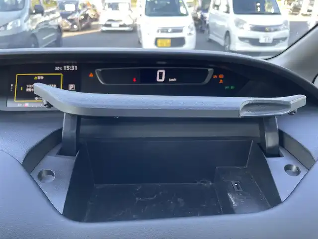 日産 セレナ ハイウェイスター プロパイロットED 栃木県 2017(平29)年 6.9万km カシミヤグレージュ エマージェンシーブレーキ/純正メモリナビ/フルセグTV/DVD/Bluetooth/USB/TVキャンセラー/純正フリップダウンモニター/バックカメラ/ETC/ドライブレコーダー/プロパイロット/両側ハンズフリーパワースライドドア/コーナーセンサー/リバース連動ミラー/LEDヘッドライト/フォグランプ/オートライト/スマートキー/アイドリングストppy/横滑り防止装置/保証書