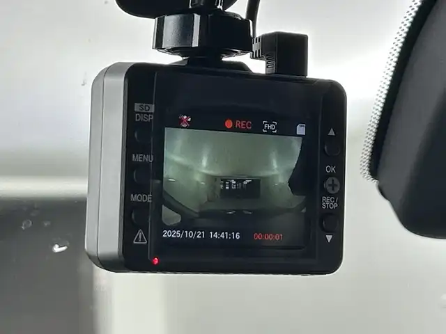三菱 デリカＤ：５ ジャスパー 愛知県 2023(令5)年 2.1万km ブラックダイヤモンド/グラファイトグレーメタリック 禁煙車/４WD/ディーゼル/ターボ/アルパイン7インチナビ/（CD/DVD/Bluetooth/フルセグTV/SD)/全方位カメラ/三菱e-Assist/・衝突軽減ブレーキ/・レーダークルーズコントロール/・車線逸脱警報システム/・オートマチックハイビーム/・ブラインドスポットモニター/・誤発進抑制機能/レーダークルーズコントロール/ETC/ドライブレコーダー/シートヒーター/ステアリングヒーター/パワーシート/両側パワースライドドア/パワーバックドア/パドルシフト/純正18インチアルミホイール/スマートキー/プッシュスタート/LEDヘッドライト/フロントフォグランプ/オートライト/純正フロアマット/横滑り防止装置/センターデフロック/電子パーキングブレーキ/オートホールド/電動格納ミラー
