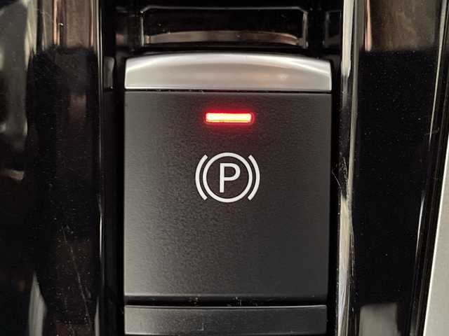 日産 セレナ e－パワー ハイウェイスター V 神奈川県 2018(平30)年 6.4万km ブリリアントシルバー プロパイロット/純正8型ナビ【MM517D-L】/・BT/フルセグTV/CD/DVD/BD/USB//AUX/アラウンドビューモニター/純正フリップダウンモニター/インテリジェントルームミラー/両側電動スライドドア/ハンズフリー/革巻きステアリング/ステアリングスイッチ/ステアリングヒーター/Autoライト/シートヒーター(D/N)/ETC/ドライブレコーダー/LEDヘッドライト/フォグランプ/インテリジェントキー/スペアキー/プッシュスタートボタン/2列目サンシェード/前後ソナー/純正15インチアルミホイール/純正フロアマット