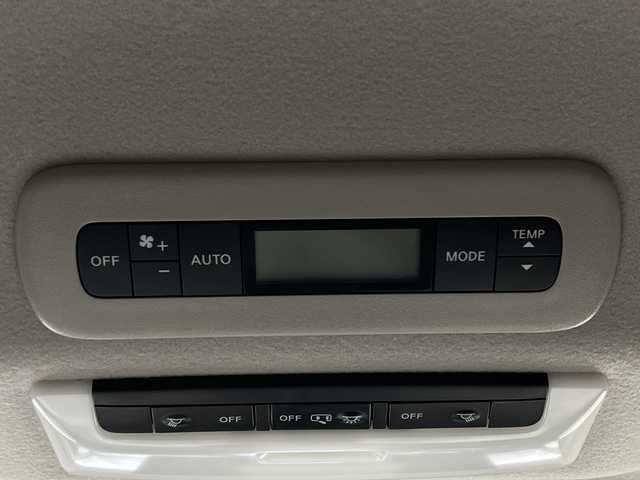 日産 セレナ e－パワー ハイウェイスター V 神奈川県 2018(平30)年 6.4万km ブリリアントシルバー プロパイロット/純正8型ナビ【MM517D-L】/・BT/フルセグTV/CD/DVD/BD/USB//AUX/アラウンドビューモニター/純正フリップダウンモニター/インテリジェントルームミラー/両側電動スライドドア/ハンズフリー/革巻きステアリング/ステアリングスイッチ/ステアリングヒーター/Autoライト/シートヒーター(D/N)/ETC/ドライブレコーダー/LEDヘッドライト/フォグランプ/インテリジェントキー/スペアキー/プッシュスタートボタン/2列目サンシェード/前後ソナー/純正15インチアルミホイール/純正フロアマット