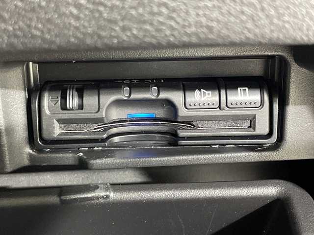 日産 セレナ e－パワー ハイウェイスター V 神奈川県 2018(平30)年 6.4万km ブリリアントシルバー プロパイロット/純正8型ナビ【MM517D-L】/・BT/フルセグTV/CD/DVD/BD/USB//AUX/アラウンドビューモニター/純正フリップダウンモニター/インテリジェントルームミラー/両側電動スライドドア/ハンズフリー/革巻きステアリング/ステアリングスイッチ/ステアリングヒーター/Autoライト/シートヒーター(D/N)/ETC/ドライブレコーダー/LEDヘッドライト/フォグランプ/インテリジェントキー/スペアキー/プッシュスタートボタン/2列目サンシェード/前後ソナー/純正15インチアルミホイール/純正フロアマット