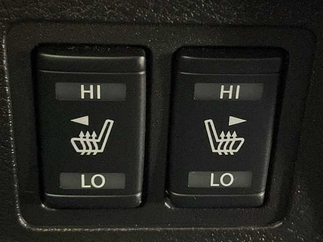 日産 セレナ e－パワー ハイウェイスター V 神奈川県 2018(平30)年 6.4万km ブリリアントシルバー プロパイロット/純正8型ナビ【MM517D-L】/・BT/フルセグTV/CD/DVD/BD/USB//AUX/アラウンドビューモニター/純正フリップダウンモニター/インテリジェントルームミラー/両側電動スライドドア/ハンズフリー/革巻きステアリング/ステアリングスイッチ/ステアリングヒーター/Autoライト/シートヒーター(D/N)/ETC/ドライブレコーダー/LEDヘッドライト/フォグランプ/インテリジェントキー/スペアキー/プッシュスタートボタン/2列目サンシェード/前後ソナー/純正15インチアルミホイール/純正フロアマット