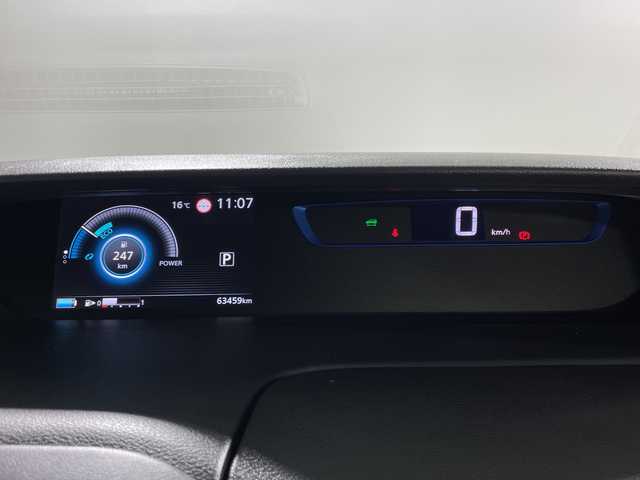 日産 セレナ e－パワー ハイウェイスター V 神奈川県 2018(平30)年 6.4万km ブリリアントシルバー プロパイロット/純正8型ナビ【MM517D-L】/・BT/フルセグTV/CD/DVD/BD/USB//AUX/アラウンドビューモニター/純正フリップダウンモニター/インテリジェントルームミラー/両側電動スライドドア/ハンズフリー/革巻きステアリング/ステアリングスイッチ/ステアリングヒーター/Autoライト/シートヒーター(D/N)/ETC/ドライブレコーダー/LEDヘッドライト/フォグランプ/インテリジェントキー/スペアキー/プッシュスタートボタン/2列目サンシェード/前後ソナー/純正15インチアルミホイール/純正フロアマット