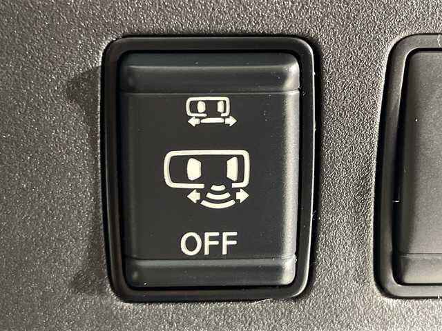 日産 セレナ e－パワー ハイウェイスター V 神奈川県 2018(平30)年 6.4万km ブリリアントシルバー プロパイロット/純正8型ナビ【MM517D-L】/・BT/フルセグTV/CD/DVD/BD/USB//AUX/アラウンドビューモニター/純正フリップダウンモニター/インテリジェントルームミラー/両側電動スライドドア/ハンズフリー/革巻きステアリング/ステアリングスイッチ/ステアリングヒーター/Autoライト/シートヒーター(D/N)/ETC/ドライブレコーダー/LEDヘッドライト/フォグランプ/インテリジェントキー/スペアキー/プッシュスタートボタン/2列目サンシェード/前後ソナー/純正15インチアルミホイール/純正フロアマット