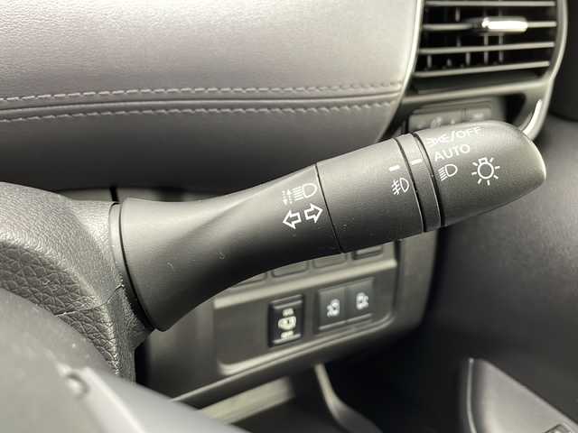 日産 セレナ ハイウェイスター V 千葉県 2022(令4)年 3.1万km ダークメタルグレー/ダイヤモンドブラック プロパイロット/エマージェンシーブレーキ/レーダークルーズコントロール/車線逸脱防止装置/踏み間違え防止/両側パワースライドドア/デジタルインナーミラー/純正SDナビ/フルセグテレビ/Bluetooth/フリップダウンモニター/ドライブレコーダー（前後）/ETC/純正フロアマット/純正ドアバイザー