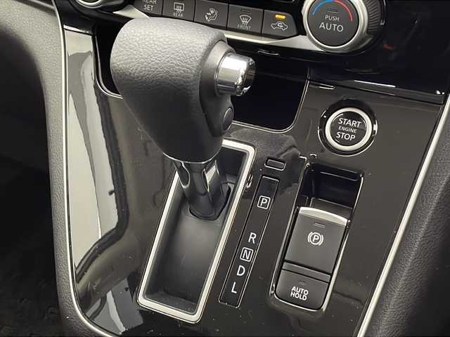 日産 セレナ ハイウェイスター V 千葉県 2022(令4)年 3.1万km ダークメタルグレー/ダイヤモンドブラック プロパイロット/エマージェンシーブレーキ/レーダークルーズコントロール/車線逸脱防止装置/踏み間違え防止/両側パワースライドドア/デジタルインナーミラー/純正SDナビ/フルセグテレビ/Bluetooth/フリップダウンモニター/ドライブレコーダー（前後）/ETC/純正フロアマット/純正ドアバイザー