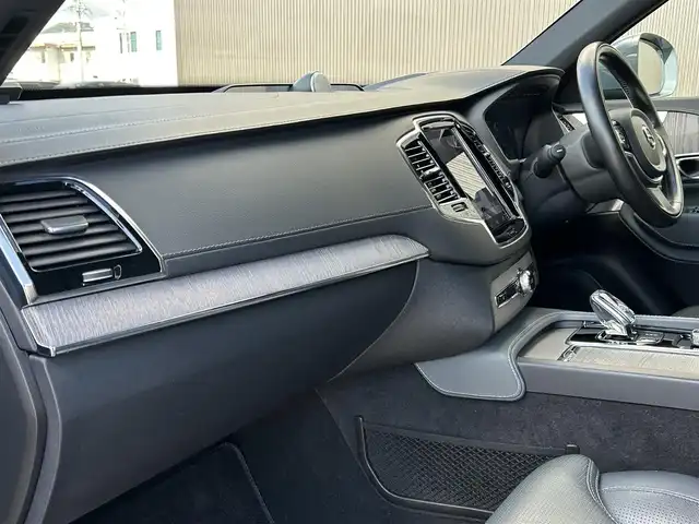 ボルボ ＸＣ９０ B6 AWD インスクリプション 長野県 2020(令2)年 4万km グレーⅡ エアサス装着車 /パノラマサンルーフ /HUD /Bowers＆Wilkinsサウンド /CarPlay /ブルー系レザーシート /ベンチレーション /シートヒーター /クリスタルシフトノブ /ステアリングヒーター /PWバックドア /純正ナビ /360°カメラ