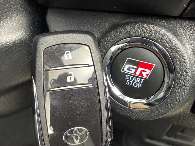 トヨタ ハイラックス Z GRスポーツ 新潟県 2023(令5)年 2.3万km アティチュードブラックマイカ ワンオーナー/4WD/純正メモリナビ/　Bluetooth/USB/プリクラッシュセーフティ/レーンキープアシスト/レーダークルーズコントロール/全方位モニター/前後コーナーセンサー/ハーフレザーシート/D席メモリーシート/ETC/アイドリングストップ/レザーステアリング/ステアリングスイッチ/パドルシフト/トノカバー