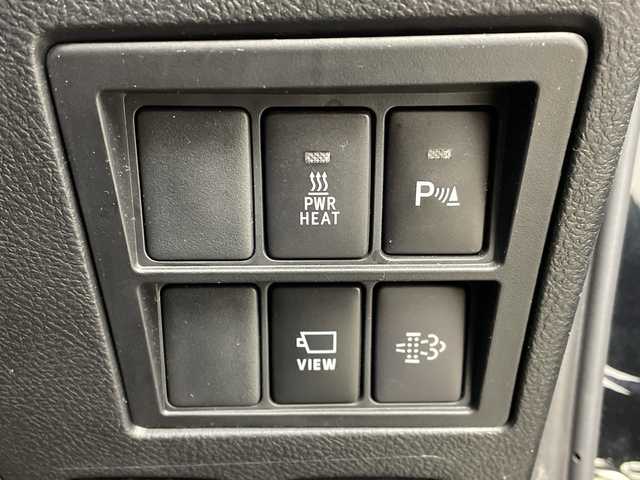 トヨタ ハイラックス Z GRスポーツ 新潟県 2023(令5)年 2.3万km アティチュードブラックマイカ ワンオーナー/4WD/純正メモリナビ/　Bluetooth/USB/プリクラッシュセーフティ/レーンキープアシスト/レーダークルーズコントロール/全方位モニター/前後コーナーセンサー/ハーフレザーシート/D席メモリーシート/ETC/アイドリングストップ/レザーステアリング/ステアリングスイッチ/パドルシフト/トノカバー